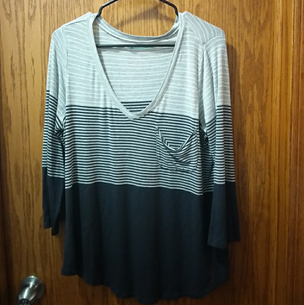 Lg quarter length shirt